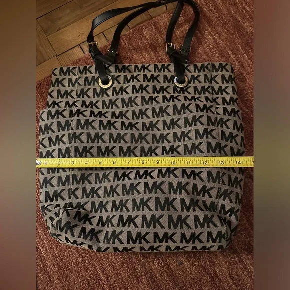 Michael Kors Tote Bag - Picture 10 of 11